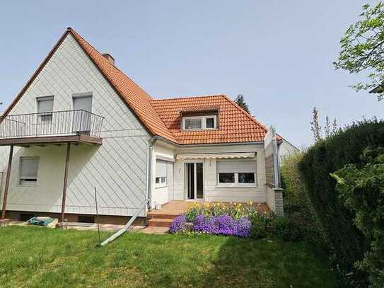 Renovierungsbedürftiges Haus auf 770 m² großem Grundstück in Germering