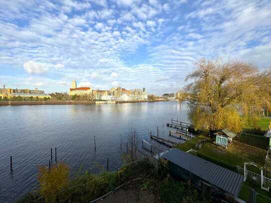 Moderne 3 Zimmer mit Balkon und exklusivem Wasserblick!