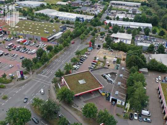 Gewerbeanlage mit Tankstelle, Restaurant und Waschanlage