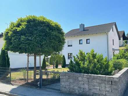 Deggendorf: Mod. Einfamilienhaus in ruhiger Wohnlage Nh. Kurt-Schumacher-Straße