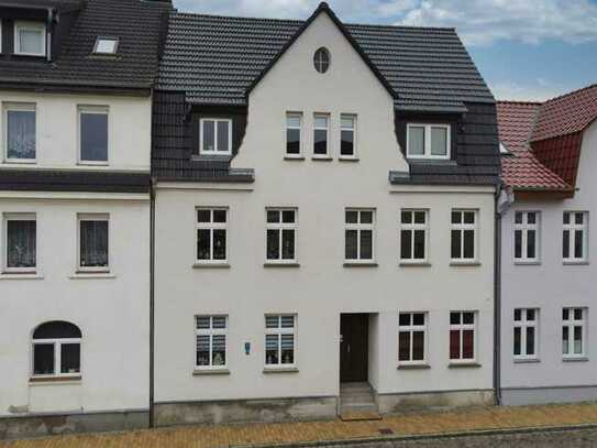 Voll vermietet - gepflegtes Mehrfamilienhaus in Neustrelitz mit 8 WE