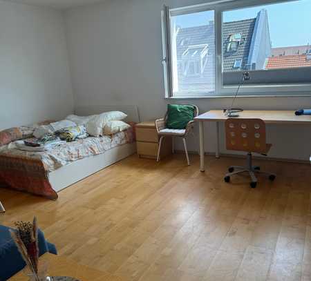 Privatverkauf: 1-Zimmer-Wohnung, möbliert. Bestlage Frankfurt Sachsenhausen-Nord, nähe Museumsufer