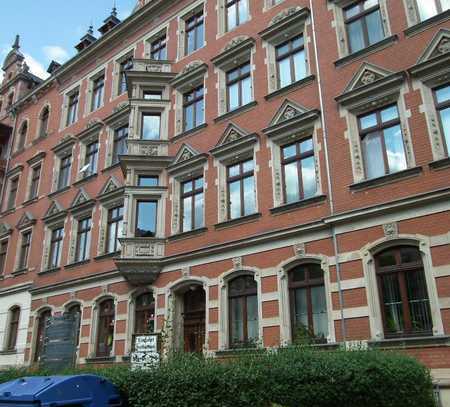 Wohnen auf einer kompletten Etage mit Pkw-Stellplatz