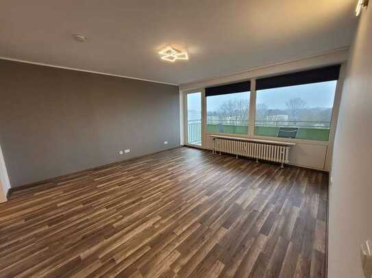 Ansprechende 2-Zimmer-Wohnung mit gehobener Innenausstattung mit Einbauküche in Krefeld, barierefrei
