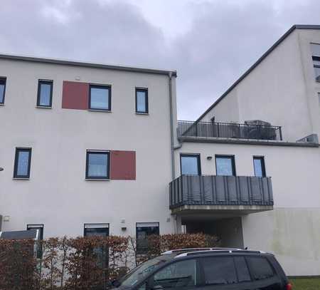 Stilvolle, neuwertige 2-Zimmer-Penthouse-Wohnung mit Balkon in Regensburg