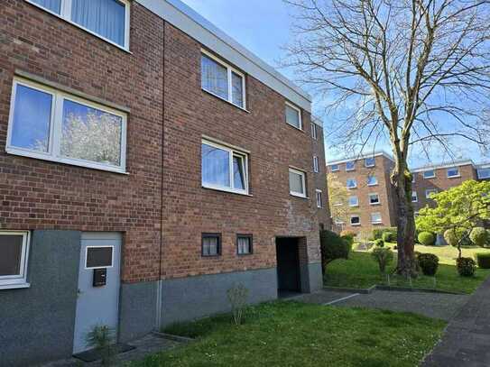 ALBERT WOLTER 1919 . Hürth, bezugsfreie, toll geschnittene 4-Zimmer-Wohnung, Balkon, TG-Stellplatz