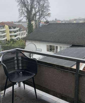 schöne und helle, 2 Zimmer, Küche, Bad Wohnungen mit Balkon