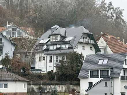 Exklusives Einfamilienhaus mit Personenaufzug und 4 Garagen in 66851 Linden (Pfalz)