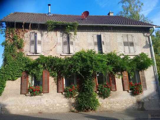 HEMING-IMMOBILIEN - Charmantes ehemaliges Pfarrhaus mit großzügigem Garten