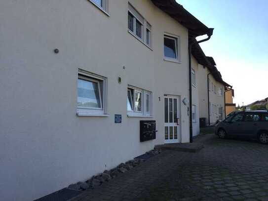 GEMÜTLICHE SINGLE DG WOHNUNG IN ORTSRANDLAGE VON OBERJESINGEN