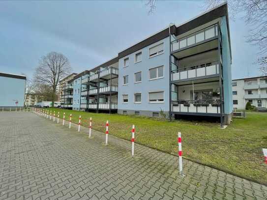 Großzügig geschnittene 3-Zi.-Wohnung mit Balkon!