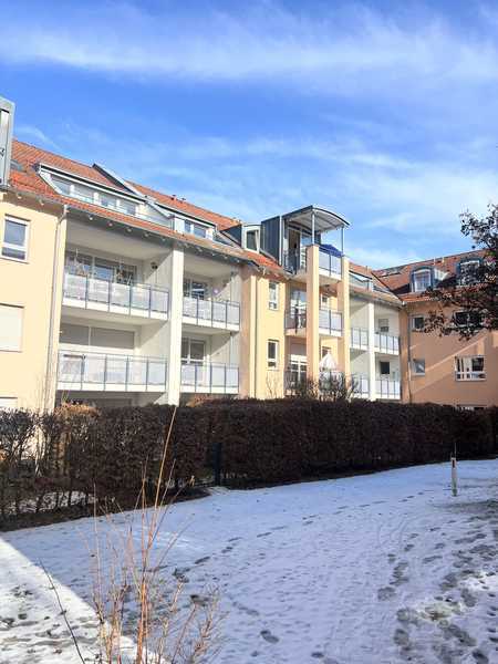 Unterhaching, sehr gute Lage: perfekt geschnittene 2 Zimmer Wohnung mit Süd Balkon, frei
