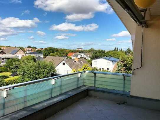 Bezugsfreie ETW mit EBK, Balkon und Tiefgaragenstellplatz