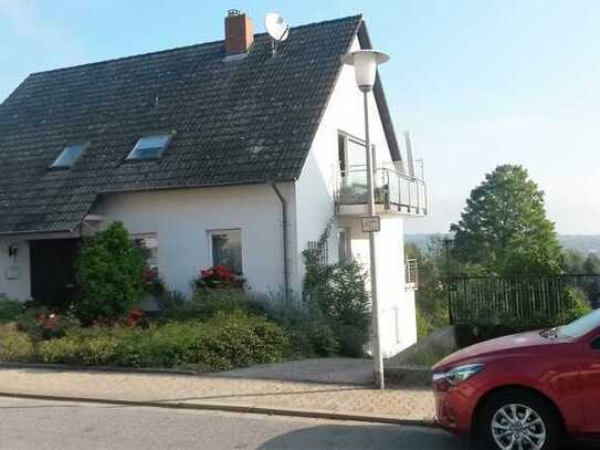 Schöne 2-Zimmer-Wohnung mit gehobener Innenausstattung mit Einbauküche in Saarbrücken