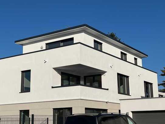 Sehr individuelles Wohnen in einer Penthouse-Maisonette-Wohnung in 2-Fam.-Haus mit eigenem Eingang