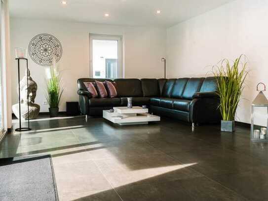 +++ Luxuriöse Neuwertige 4-Zimmer-EG-Wohnung in Weissach im Tal zu verkaufen!! +++