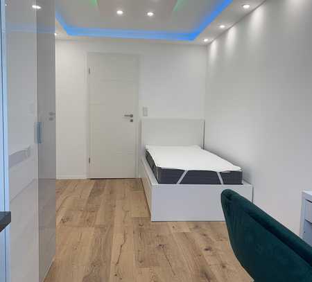 MÜNCHEN - 4er WG - gemütliches Zimmer in renovierter WG verfügbar!!!