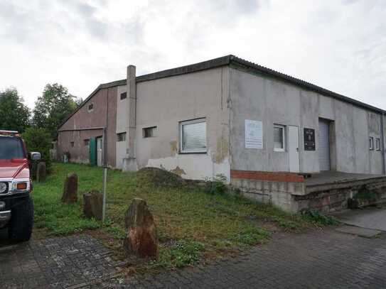 Lagerhalle mit Freifläche in Volksmarsen