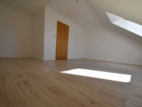 Sehr schöne 2 Zimmer-Wohnung in zentraler Oststadt-Lage