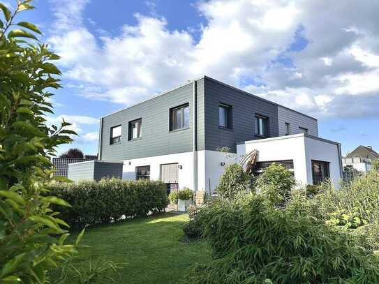 Erstklassig ausgestattete Doppelhaushälfte mit Gartenbereich und Einbauküche in Bad Zwischenahn