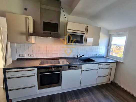 Traumhafte 4 - Zimmer - Wohnung - neu renoviert mit Stellplatz & Einbauküche