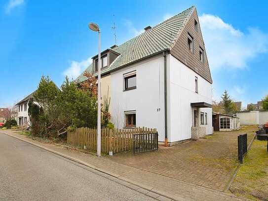 Leerstehendes Einfamilienhaus, ca. 100 m², mit Doppelgarage und Garten in Mülheim-Saarn