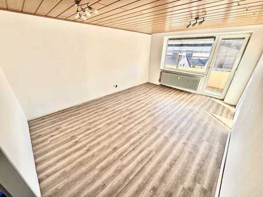 Attraktive 3-Zimmer-Wohnung mit großem Südwestbalkon & ca 74 qm im dritten Stock