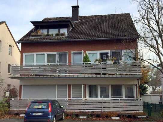 Schöne helle 1- Zimmer Wohnung mit großem Sonnenbalkon in Köln-Wahnheide