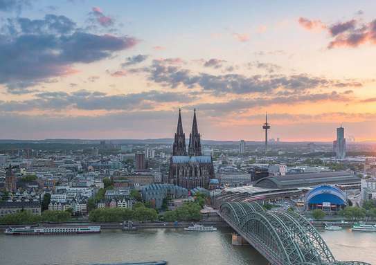 Dein neues Zuhause - möbliertes Premium-Studentenapartment in Ehrenfeld mit Balkon