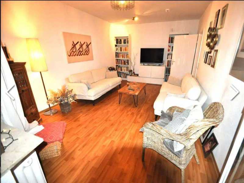 Modernisierte 4-Zimmer-Wohnung mit Balkon in Frankfurt am Main