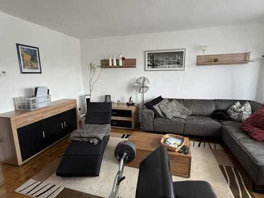 Freundliche 4-Zimmer-Wohnung (3 Zimmer, Küche und Bad) mit Balkon in Bochum Weitmar