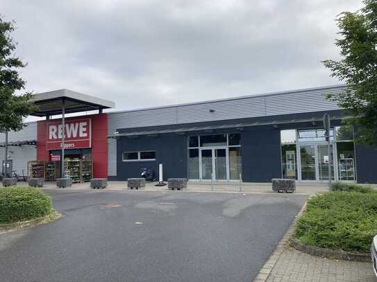 Attraktive Mietfläche für Dienstleistungsgewerbe neben REWE Supermarkt in Grevenbroich-Kapellen