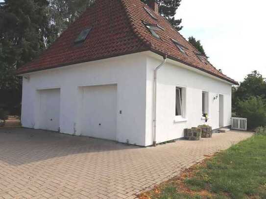 Gemütliche 2,5 Zimmer-Mietwohnung mit Garage und Garten