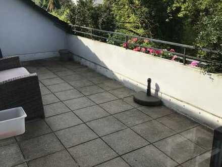 Schöne 3 ZKB-Wohnung mit großem Sonnenbalkon und Außenstellplatz in Bodenheim