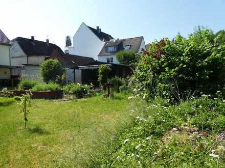 AUMÜLLER-Immobilien - Sonniges ebenes Baugrundsück in zentraler Lage und in gepflegter Nachbarschaft