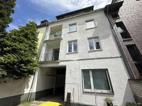 Saniertes Appartement in der Beletage, ruhige Citylage mit Loggia in Krefeld