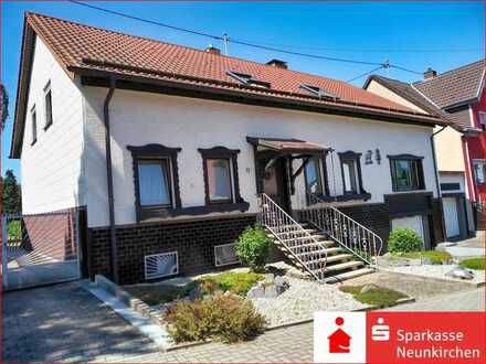 Freistehendes Groß-Familienhaus