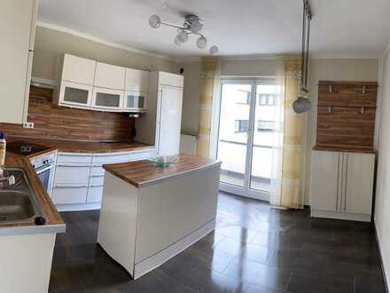 WG- Zimmer in Stadtmitte insgesamt für 5 Personen a‘ 350€ pro Person