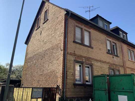 Doppelhaushälfte(sanierungsbedürftig)+ weiteres Grundstück(ca.200qm)!!!