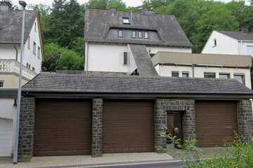 Geschäfts- und Wohnhaus in zentraler Stadtlage!