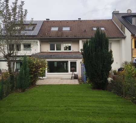 (2-Generationen-)Haus in Porz, Erstbezug nach Teilsanierung/Renovierung