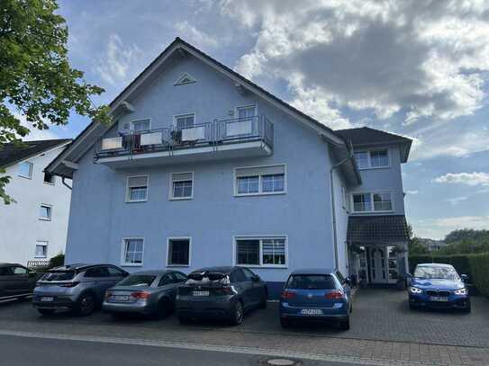 Geschmackvolle 4-Zimmer-Wohnung mit Balkon und EBK in Selters