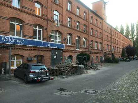 Zwei Arbeitsplätze in altem Fabrikgebäude mitten in Berlin-Moabit - All-in-Miete