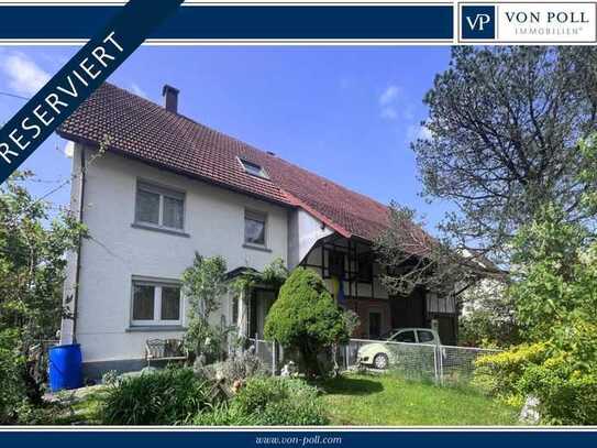 Liebevoll gestaltetes Doppelhaus mit idyllischem Naturblick