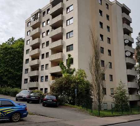 3-Zimmer-Wohnung mit Balkon und Stellplatz auf dem Betzenberg