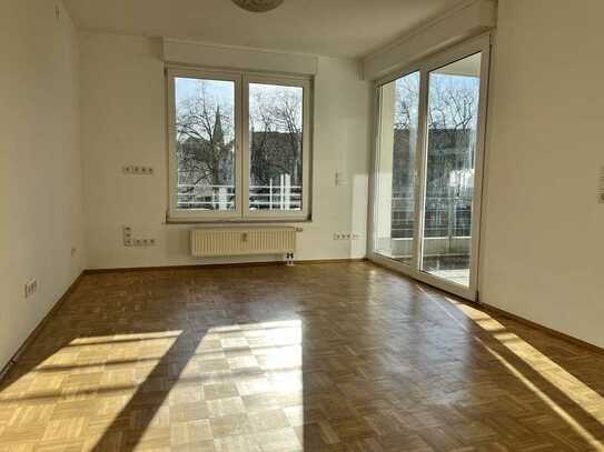 helle barrierefreie Wohnung für Senioren mit Balkon in Gelsenkirchen