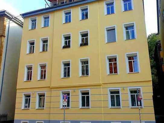 4-Zi.-Whg. in Stgt.-WEST * WG geeignet! * top renovierter ALTBAU * neue EBK * Balkon/Wintergarten! *