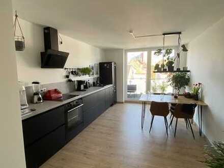 Moderne 2-Zimmer-Wohnung mit Balkon zur 6-wöchigen Zwischenmiete ab November in Mitte