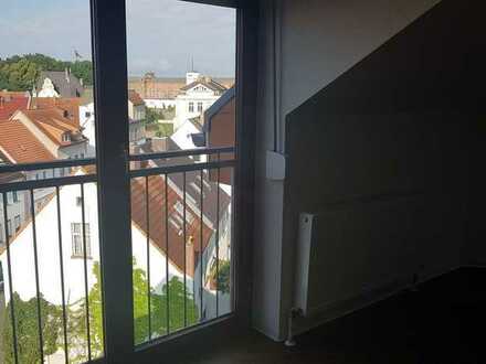 3- Zimmer- Dachgeschosswohnung in Dessau-Roßlau - AUFZUG !!!