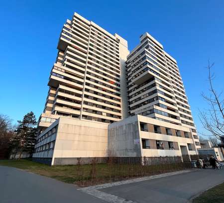 Geschmackvolle Wohnung mit einem Zimmer sowie Balkon und EBK in Nürnberg